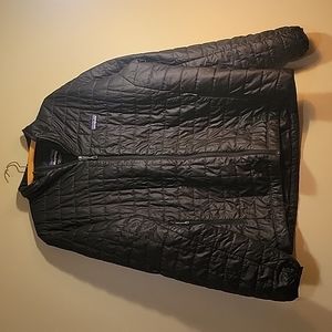 Patagonia mens nanopuff black jacket size xl like new condition with small logo